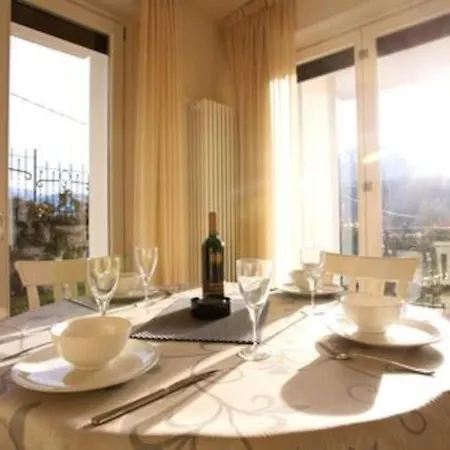 Village Apartment-pool, Parking, Garden-by Italian Apartamento