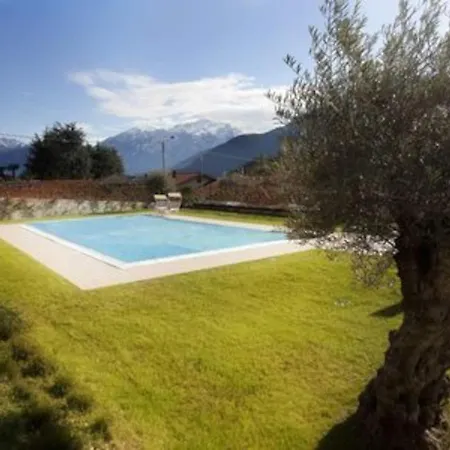 Village Apartment-pool, Parking, Garden-by Italian Lenno