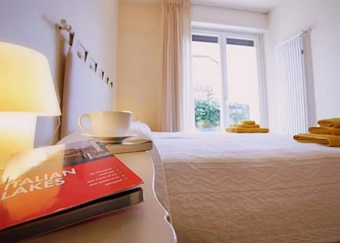 Village Apartment-pool, Parking, Garden-by Italian アパート レンノ