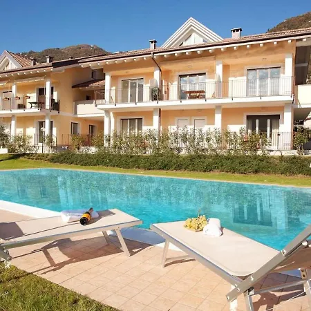 Lejlighed Village Apartment-pool, Parking, Garden-by Italian *