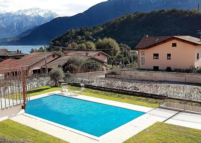 Lejlighed Village Apartment-pool, Parking, Garden-by Italian Lenno