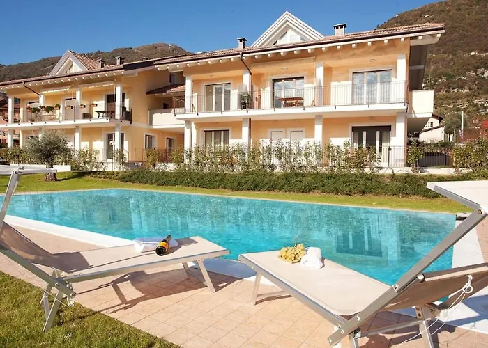Lejlighed Village Apartment-pool, Parking, Garden-by Italian *