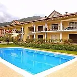 Village Apartment-pool, Parking, Garden-by Italian Διαμέρισμα Lenno